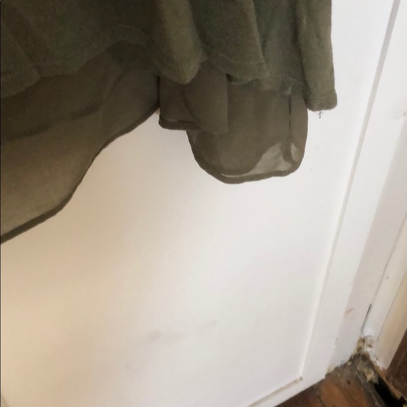 Two Green Tops! - Picture 2 of 4